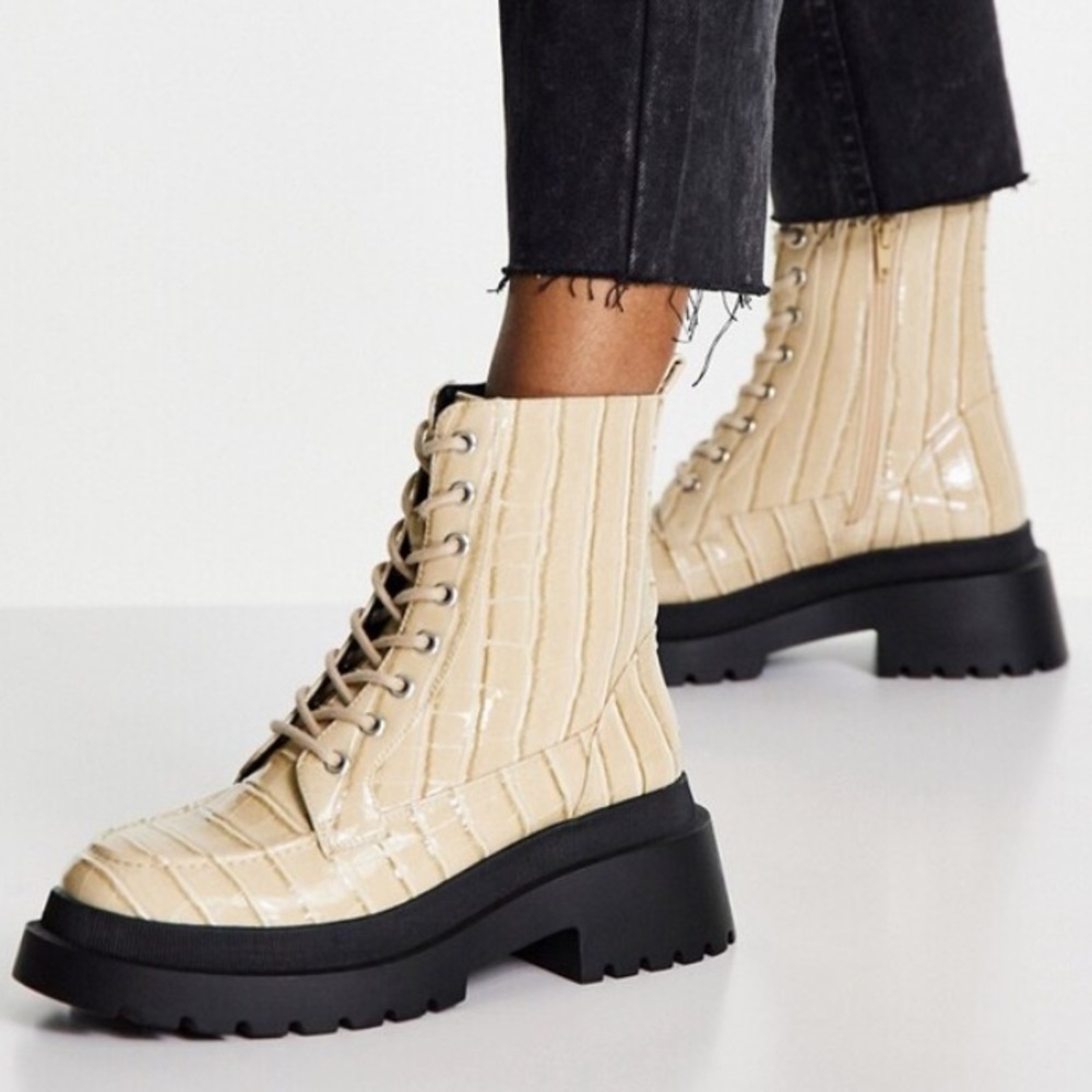 Topshop Kara Croc Embossed Combat Boots Off White Cream Chunky Lug Sole US 6.5